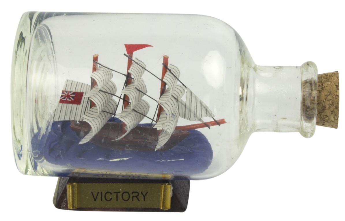 Flessenschip HMS Victory L: 9 cm p.6