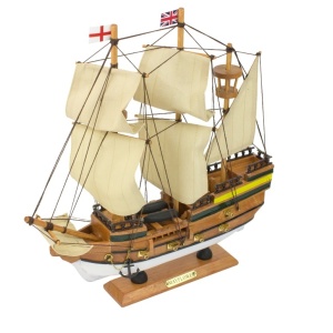 Zeilboot Driemaster Mayflower 33cm