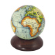 Globe op houten standaard H: 12,5 cm